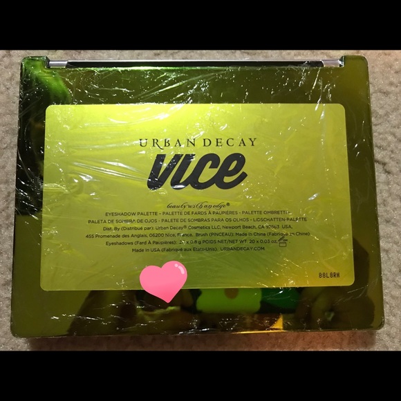 Urban Decay Vice 3 Eye Shadow Palette - Picture 3 of 3